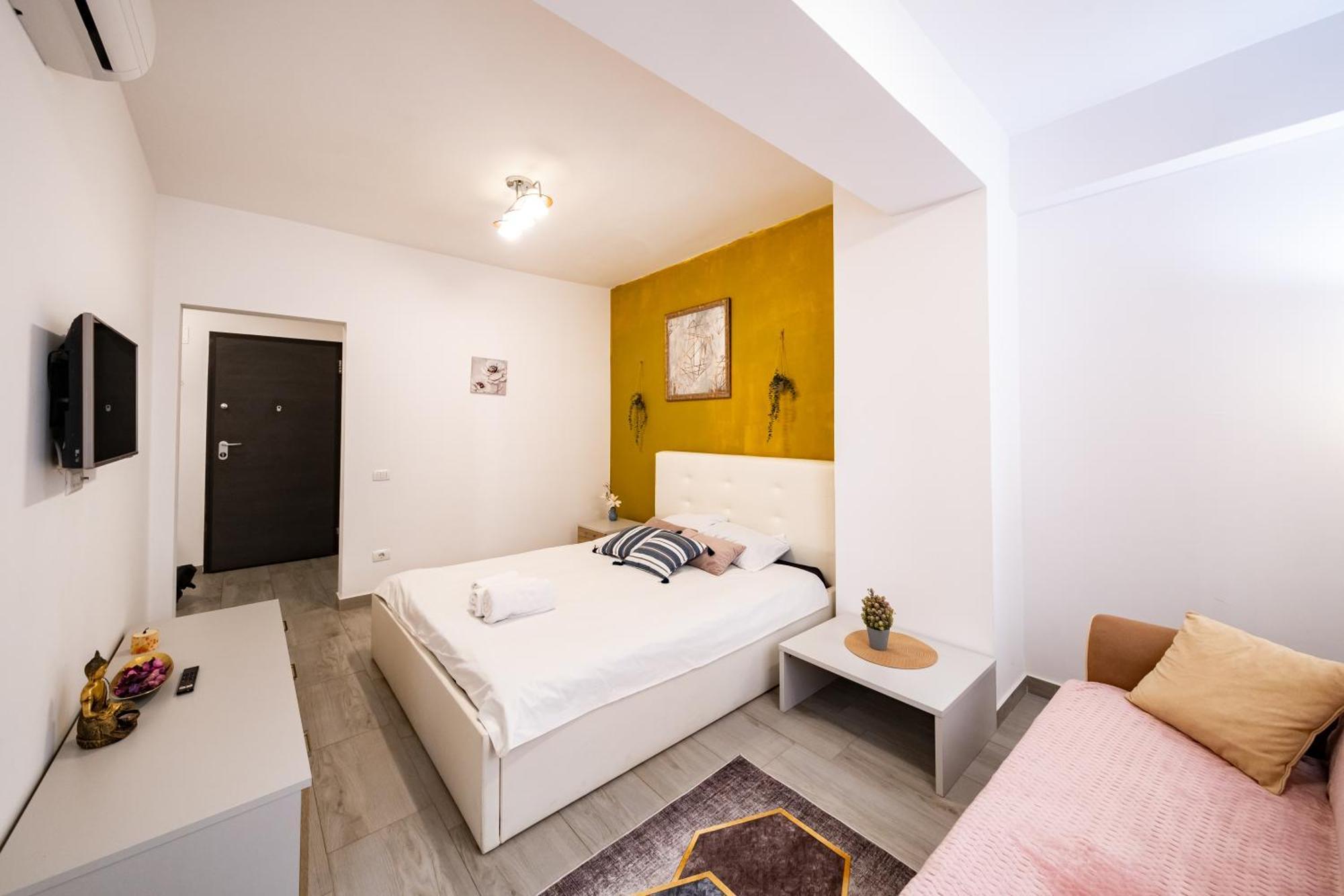 The Golden Studio - With Free Gym Bucharest Exterior photo